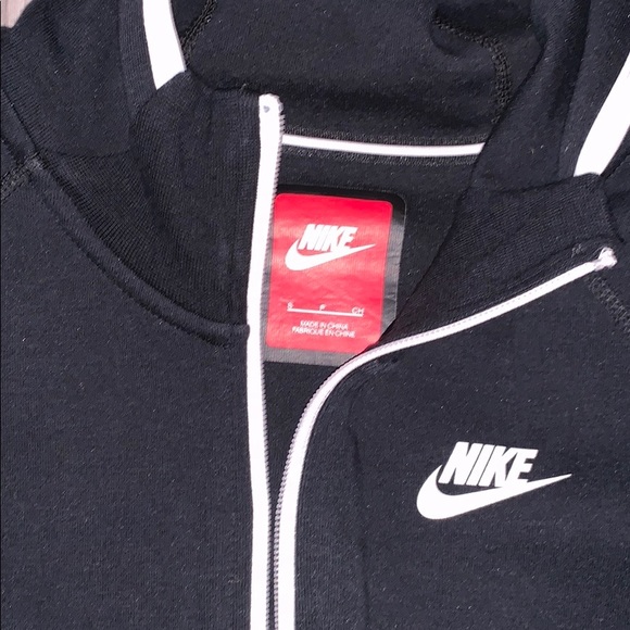 Nike jacket. - Picture 3 of 4